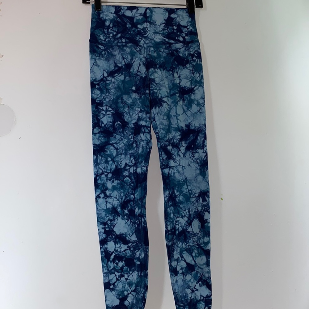 Lululemon Wunder Under High Waisted Athletic Leggings
